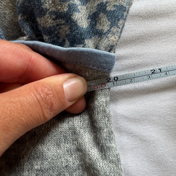 Soft Surroundings Piped Tunic Sweater Women's Small Blue Gray Animal Print - Picture 4 of 5